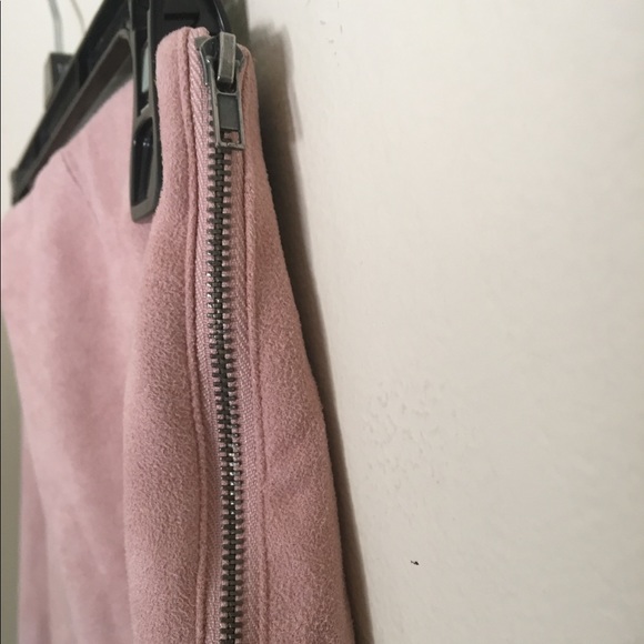 Pink plush Brandy Melville skirt - Picture 2 of 4